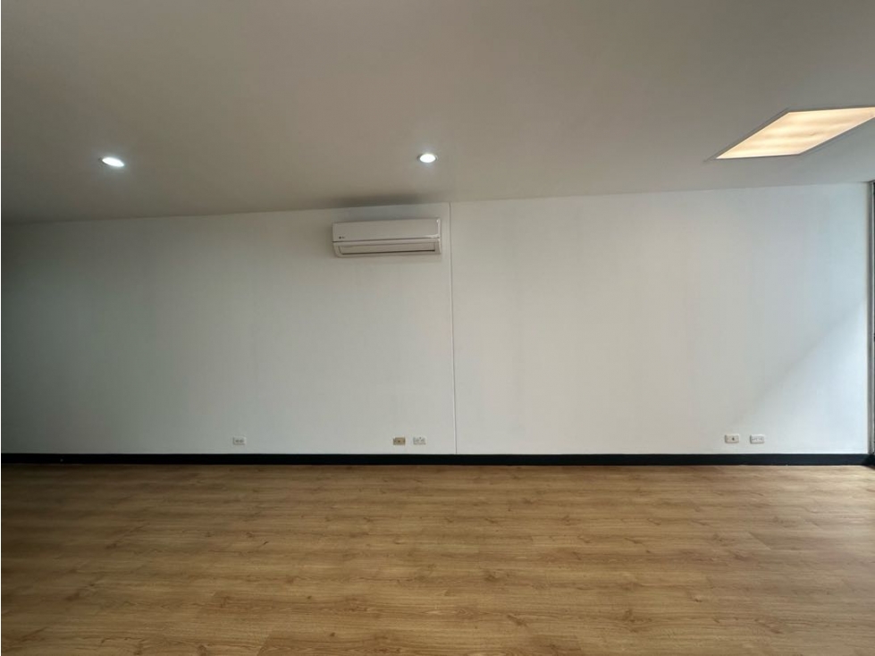 Arriendo Oficina en Milla de Oro — foto 5