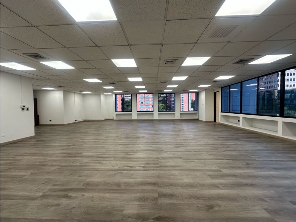 Arriendo Oficina en Milla de Oro del Poblado — foto 2
