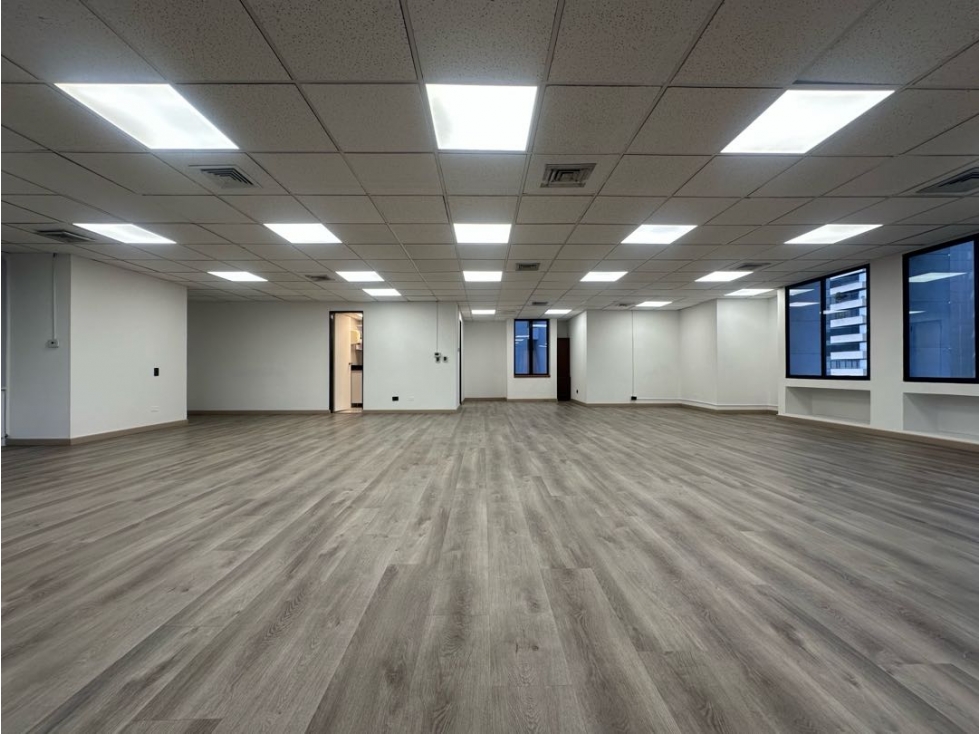 Arriendo Oficina en Milla de Oro del Poblado — foto 3