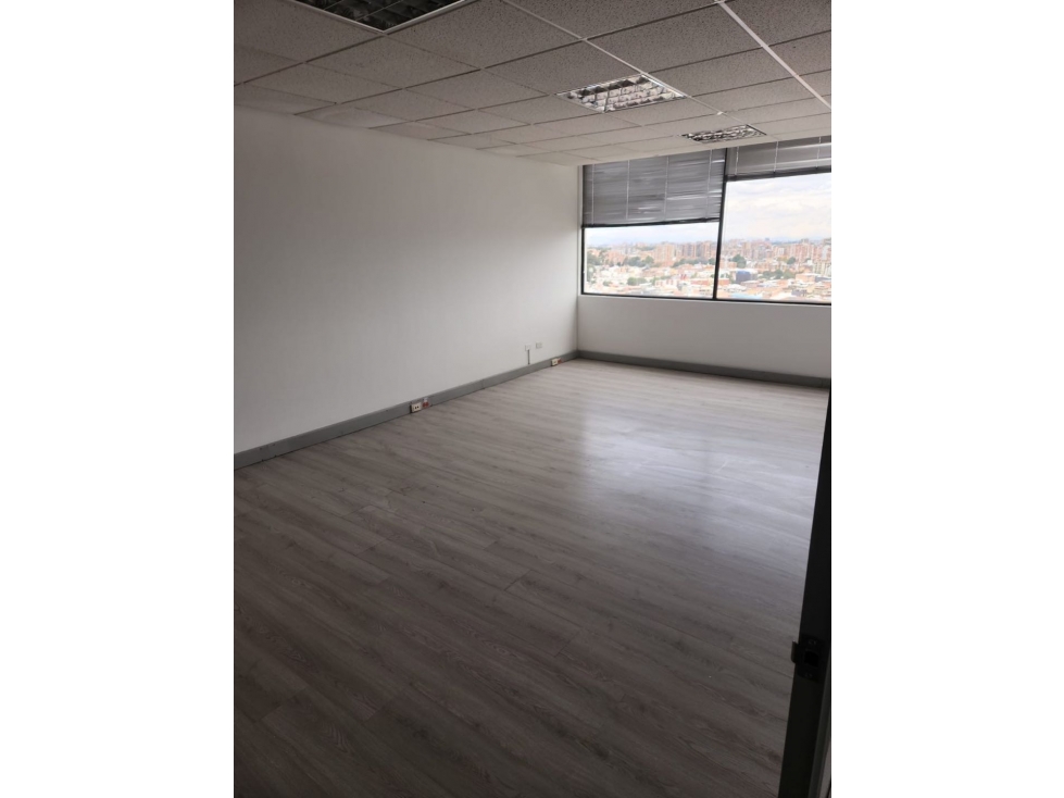 ARRIENDO | Oficina en north point - 2