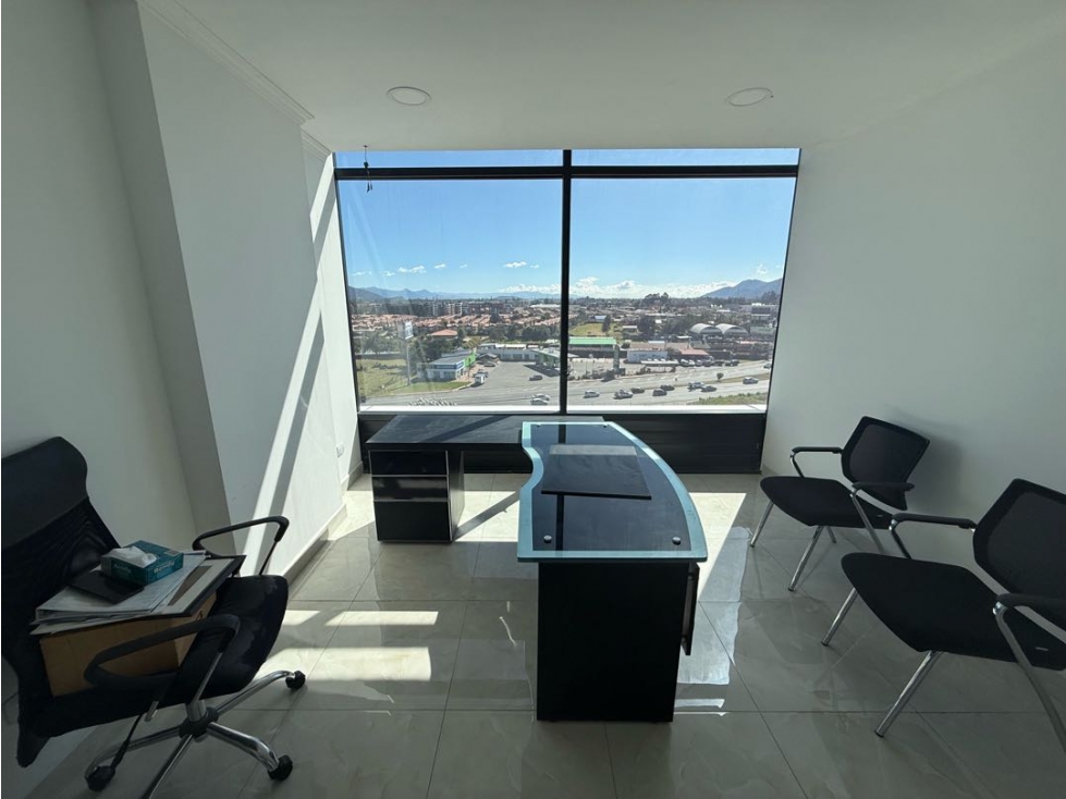 Arriendo oficina en Sabana Park - 1