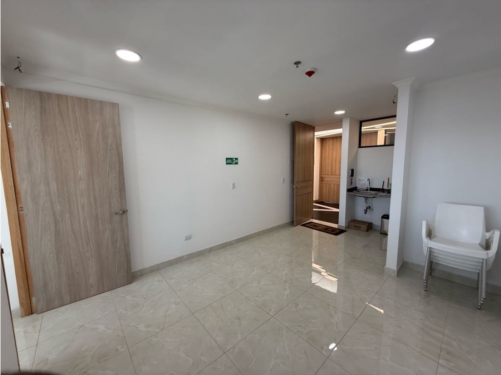 Arriendo oficina en Sabana Park - 3