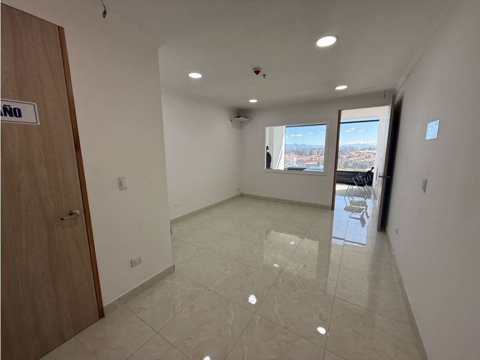 Arriendo oficina en Sabana Park - 4