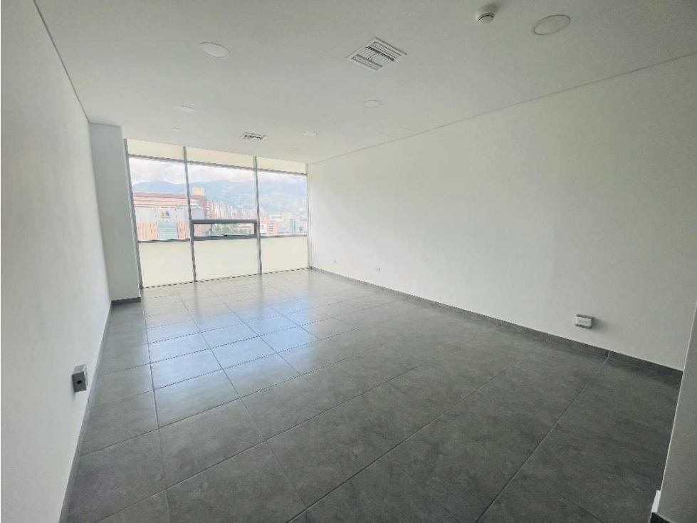 ARRIENDO OFICINA ENVIGADO. CENTRO EMPRESARIAL