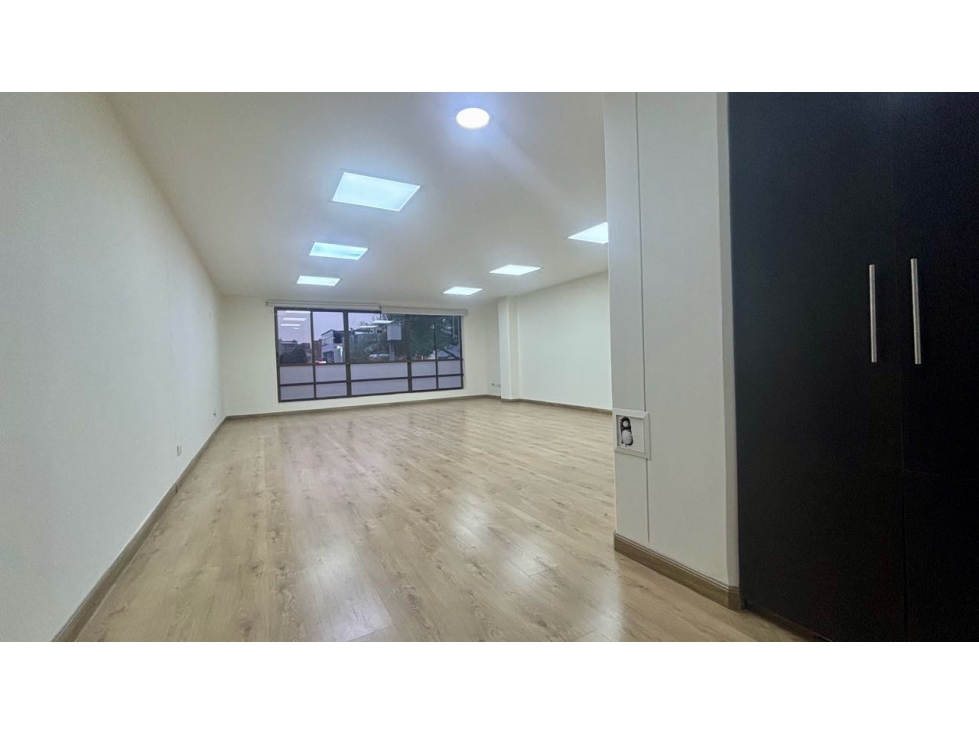 ARRIENDO OFICINA EXTERIOR 48,45mtd PARQUE 93 CHICO