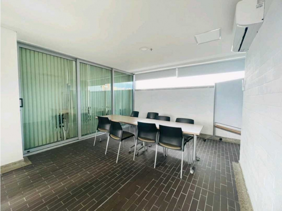 VENDO OFICINA GRANDE CENTRO EMPRESARIAL. SABANETA - 5
