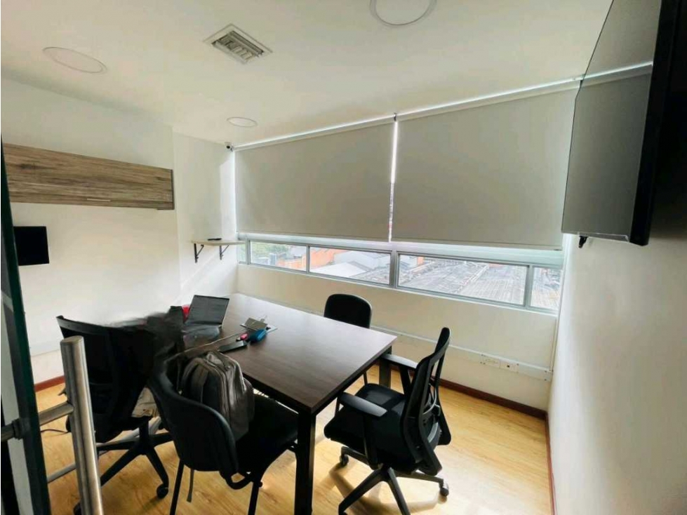 ARRIENDO OFICINA GRANDE EN SABANETA. CENTRO EMPRESARIAL - 6