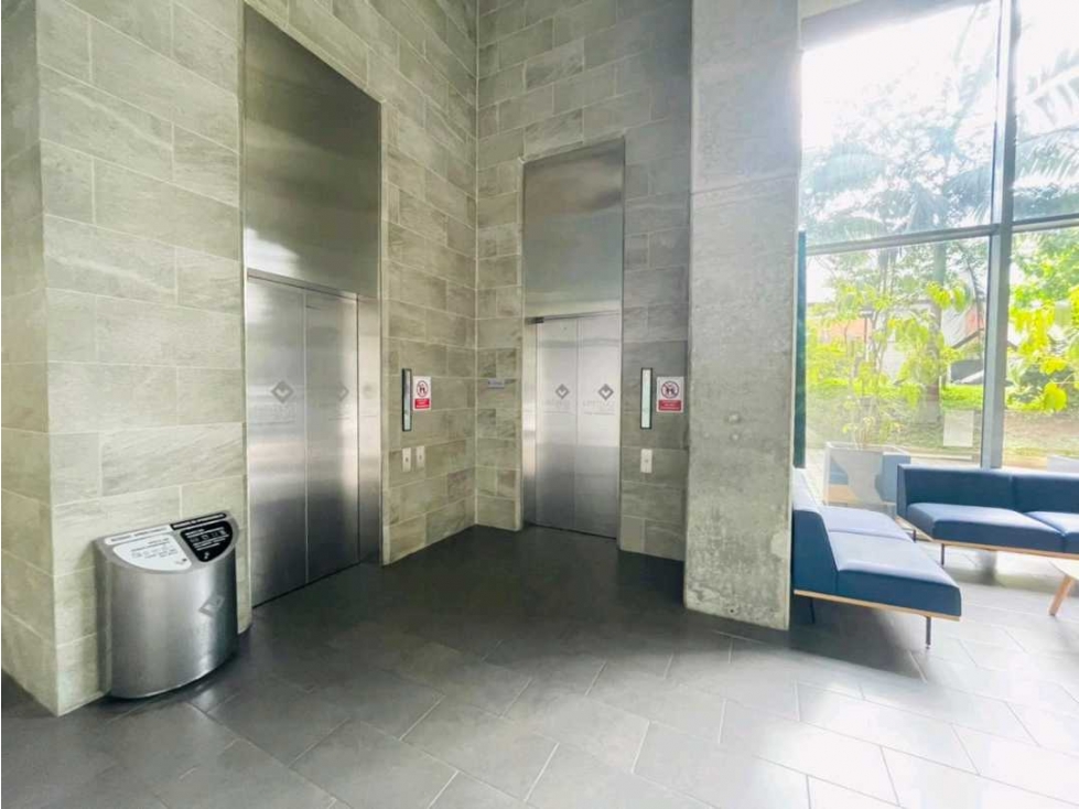ARRIENDO OFICINA EN SABANETA. CENTRO EMPRESARIAL - 6