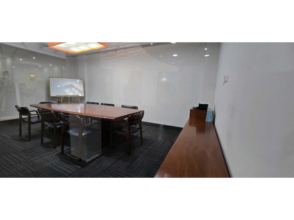 ARRIENDO OFICINA 433m3 AMOBLADA 39 PTOS TRABAJO EL NOGAL — foto 3
