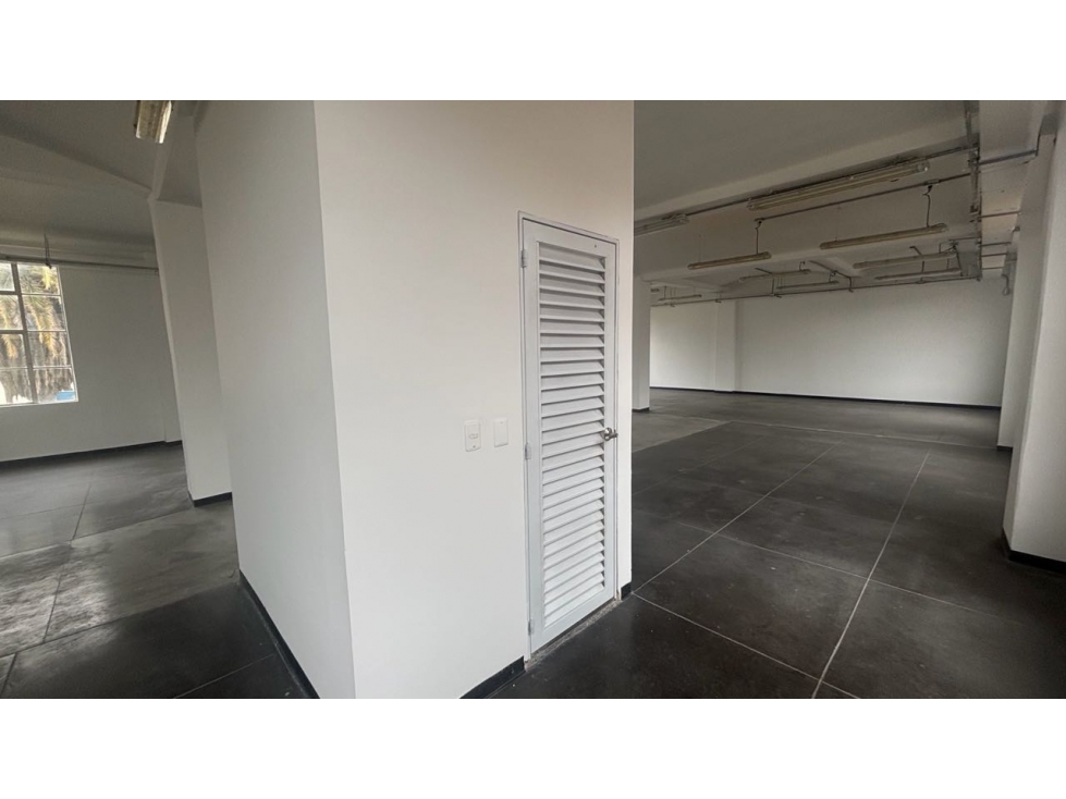 Arriendo Oficina 385m2 Remodelada Chapinero — foto 2