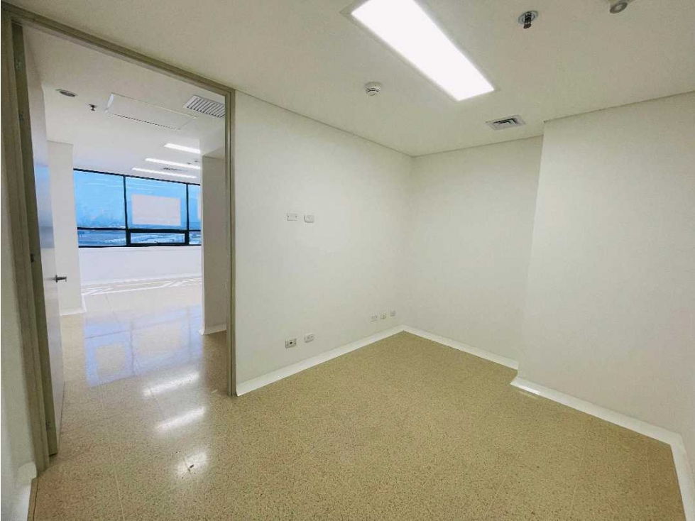 ARRIENDO OFICINA PARA CONSULTORIO. ENVIGADO - 4