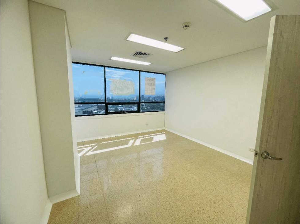 ARRIENDO OFICINA PARA CONSULTORIO. ENVIGADO - 5