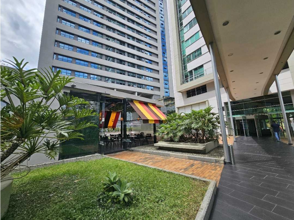 ARRIENDO OFICINA POBLADO.