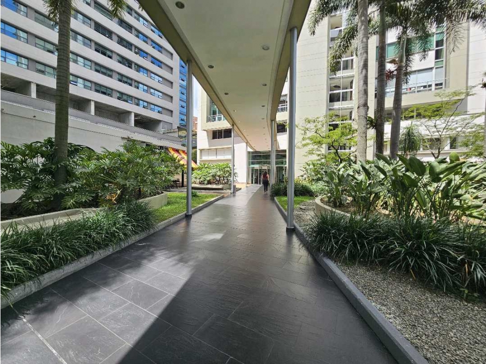 ARRIENDO OFICINA POBLADO. Cerca C.C Santa fe — foto 3