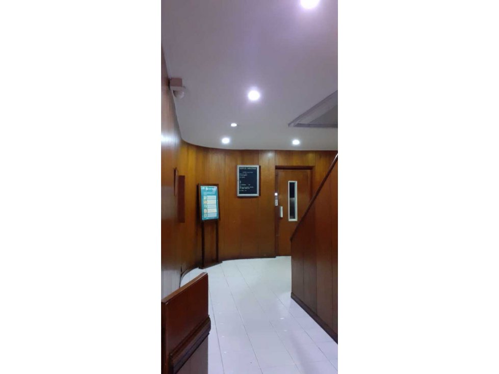 ARRIENDO/VENDO OFICINA EN LA PORCIUNCULA, Parqueadero privado (VM) — foto 2