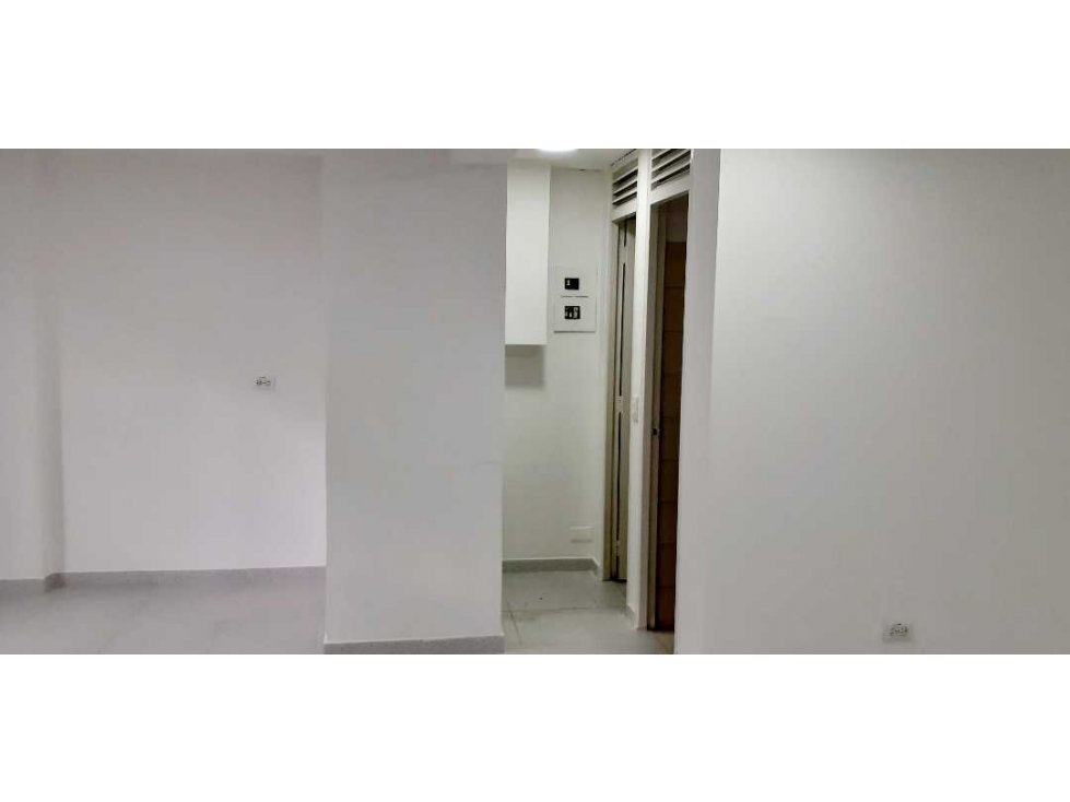 ARRIENDO/VENDO OFICINA EN LA PORCIUNCULA, Parqueadero privado (VM) — foto 5