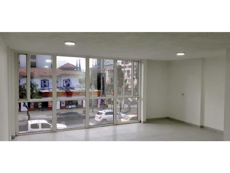 ARRIENDO/VENDO OFICINA EN LA PORCIUNCULA, Parqueadero privado (VM) — foto 3