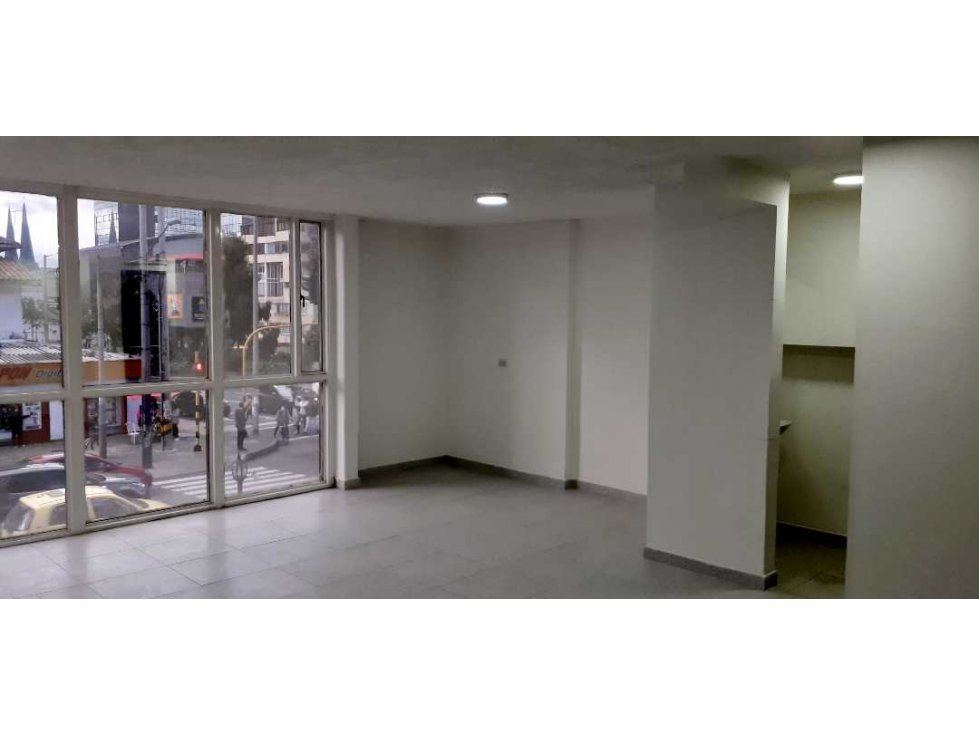 ARRIENDO/VENDO OFICINA EN LA PORCIUNCULA, Parqueadero privado (VM) — foto 6