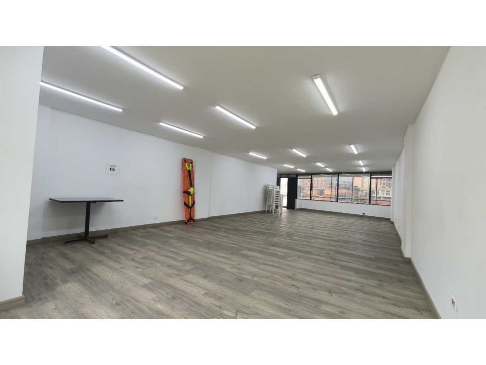 ARRIENDO | OFICINA SAN FELIPE 70 M² CERCA A TRANSMILENIO CALLE 80