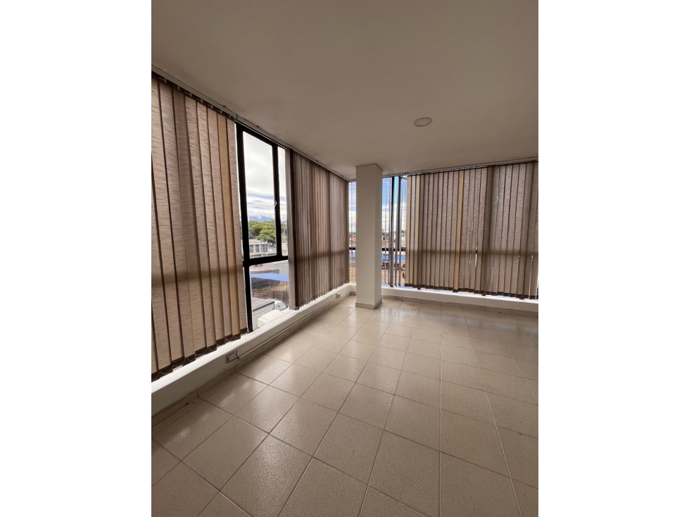 Arriendo Oficinas Edificio Casa Toro Renault - 1
