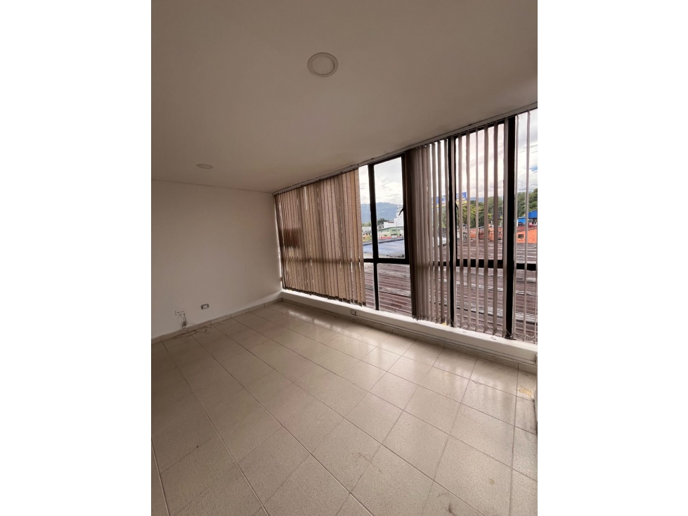 Arriendo Oficinas Edificio Casa Toro Renault - 2