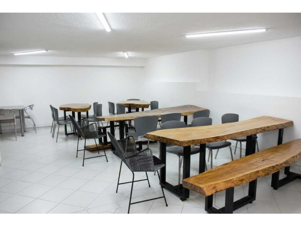 OFICINAS EN ARRIENDO EN LA CASTELLANA 850M² — foto 2