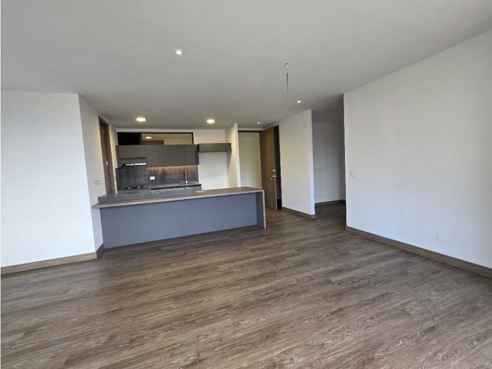 ARRIENDO PARA ESTRENAR APARTAMENTO POBLADO - LOS BALSOS — foto 2