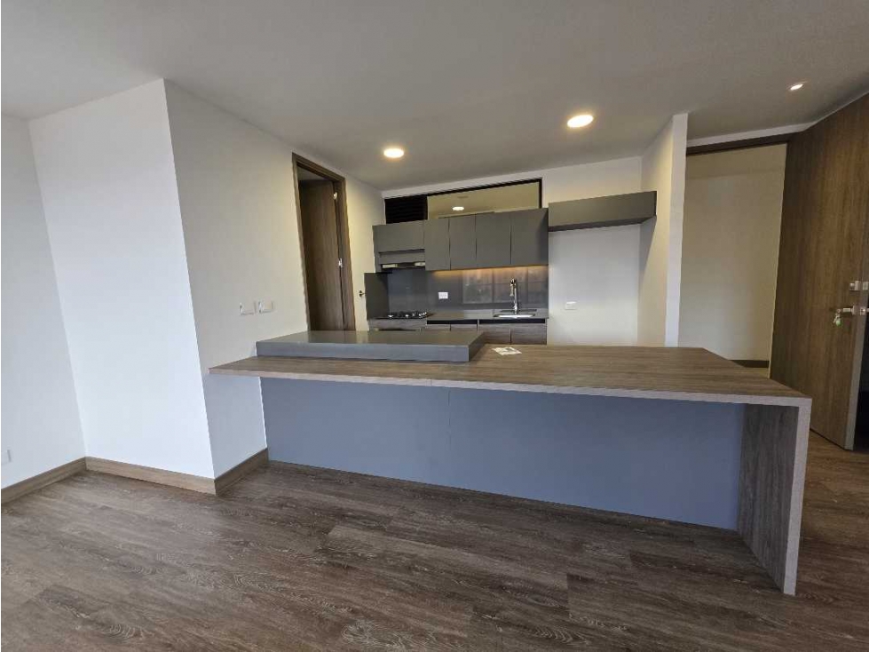 ARRIENDO PARA ESTRENAR APARTAMENTO POBLADO - LOS BALSOS — foto 3