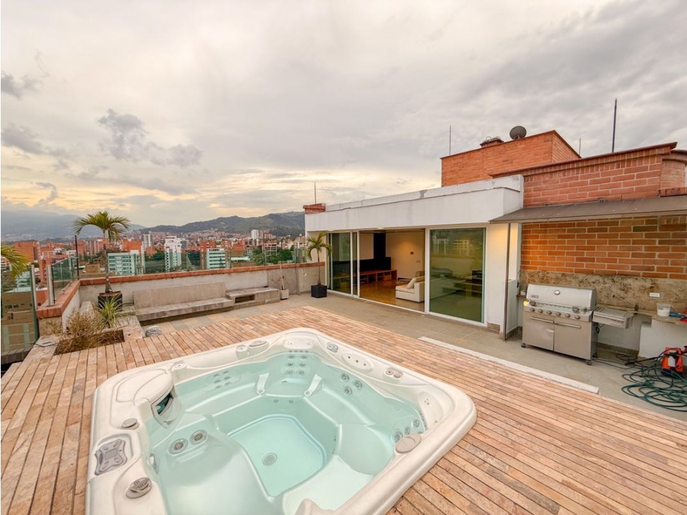 ARRIENDO PENTHOUSE AMOBLADO EN LAURELES