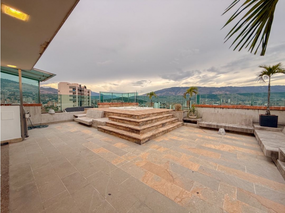 ARRIENDO PENTHOUSE AMOBLADO EN LAURELES — foto 2