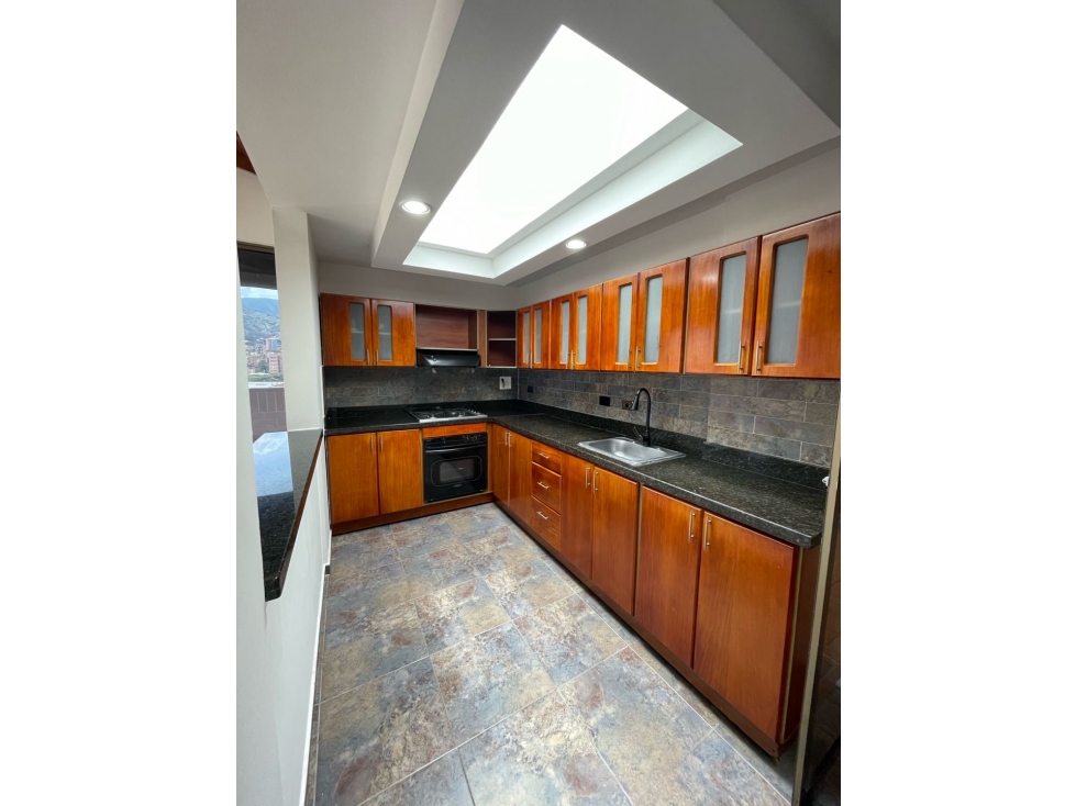 ARRIENDO PENTHOUSE EN LAURELES