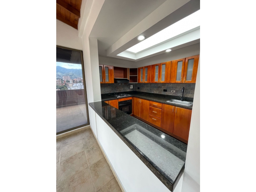 ARRIENDO PENTHOUSE EN LAURELES — foto 3