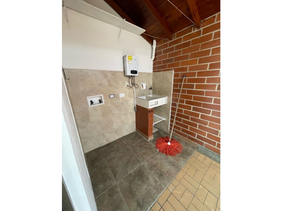 ARRIENDO PENTHOUSE EN LAURELES — foto 4