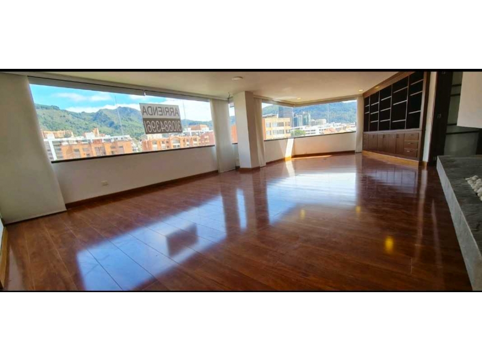 Arriendo PH 3 alcobas 3 garajes cuarto servicio remodelado