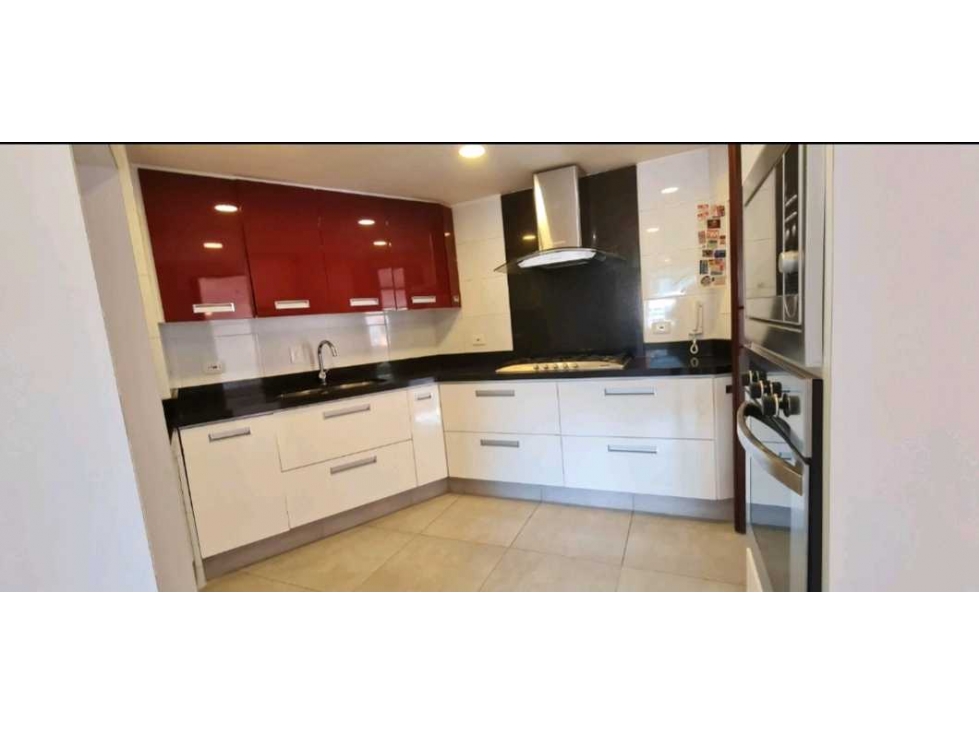 Arriendo PH 3 alcobas 3 garajes cuarto servicio remodelado — foto 5