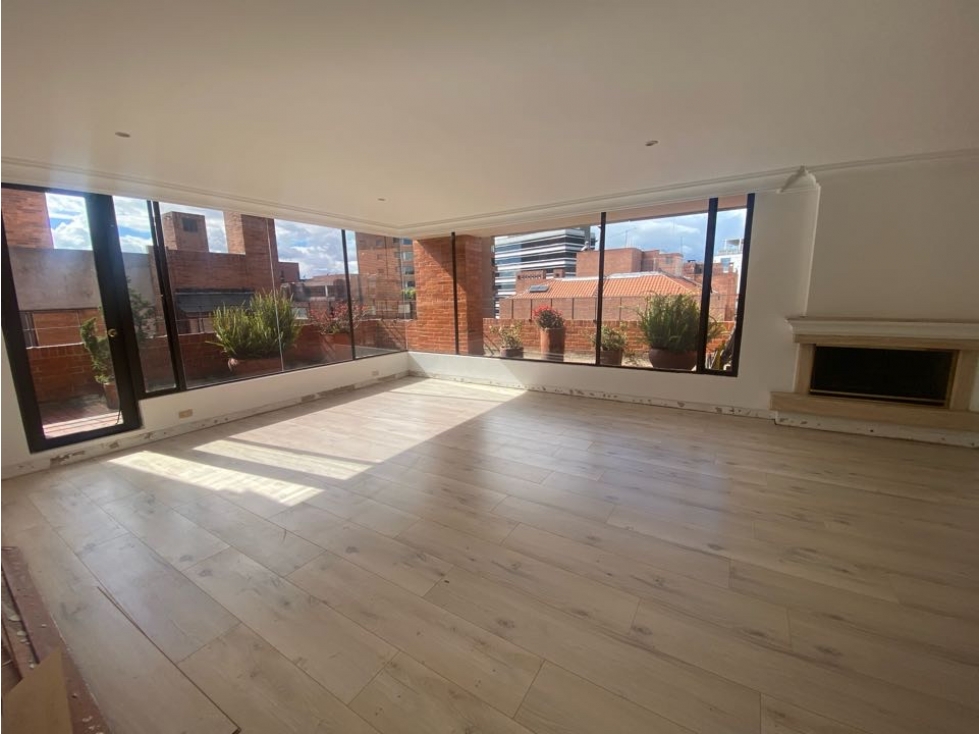 Arriendo PH en el Nogal, triplex, terraza, 4 alcobas con baño — foto 2