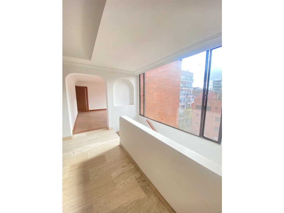 Arriendo PH en el Nogal, triplex, terraza, 4 alcobas con baño — foto 3