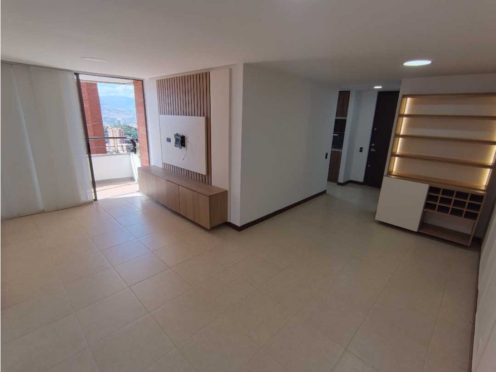 Arriendo poblado loma del indio,3 alcobas,3 baños,parqueadero privado