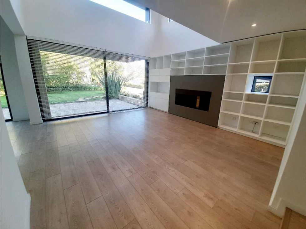 VENTA, PRADERA DE POTOSI, 300MTS, 3.HABS, IMPECABLE! — foto 2
