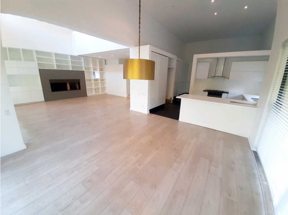 VENTA, PRADERA DE POTOSI, 300MTS, 3.HABS, IMPECABLE!