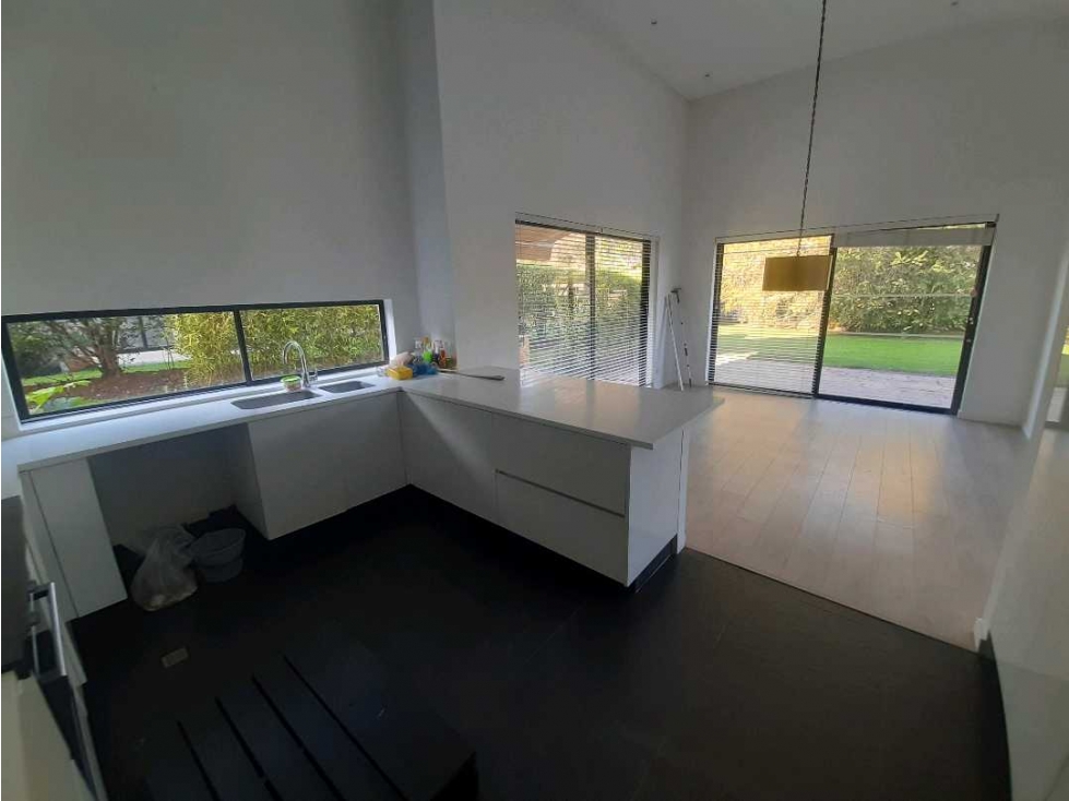 VENTA, PRADERA DE POTOSI, 300MTS, 3.HABS, IMPECABLE! — foto 6