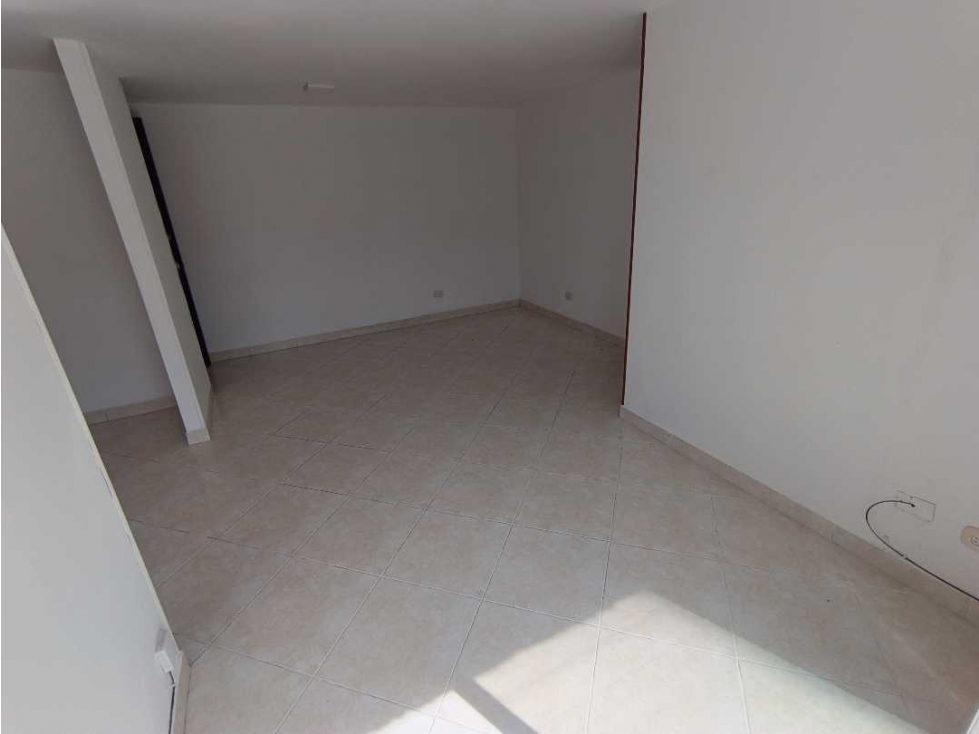 Arriendo rodeo alto,3 alcobas,parqueadero privado,2 balcones,piscina. — foto 5