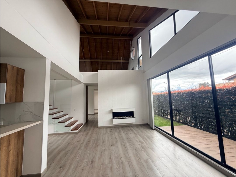 ARRIENDO- VENDO HERMOSA CASA EN CAJICA UN NIVEL — foto 2