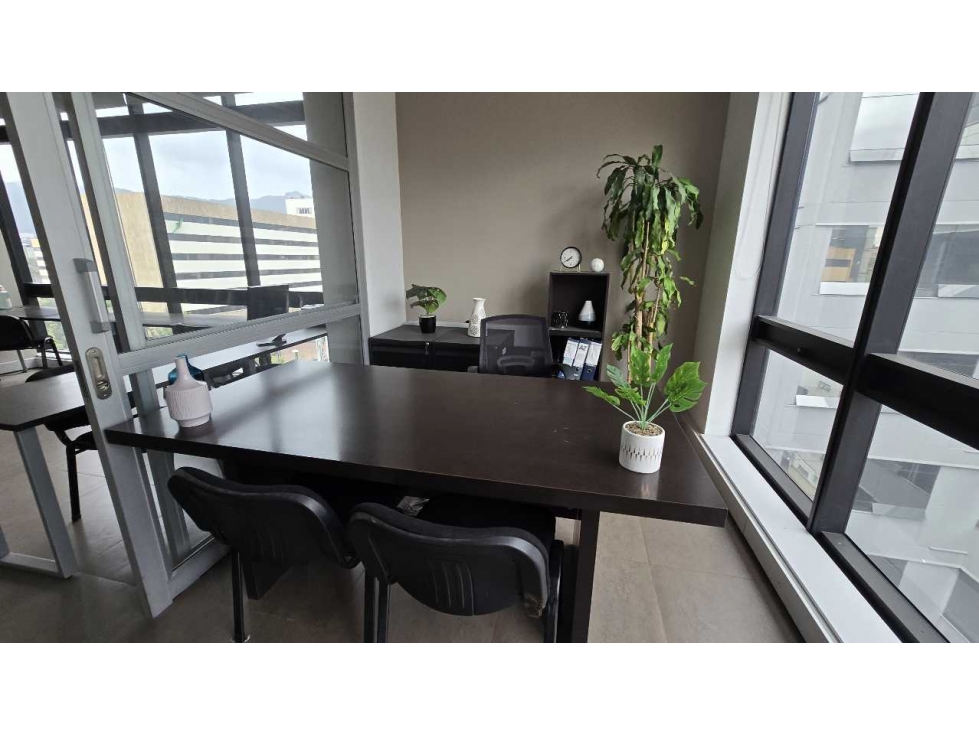 ARRIENDO VENTA OFICINA 99m2 Exterior Esquinera Chico Parque 93 — foto 3