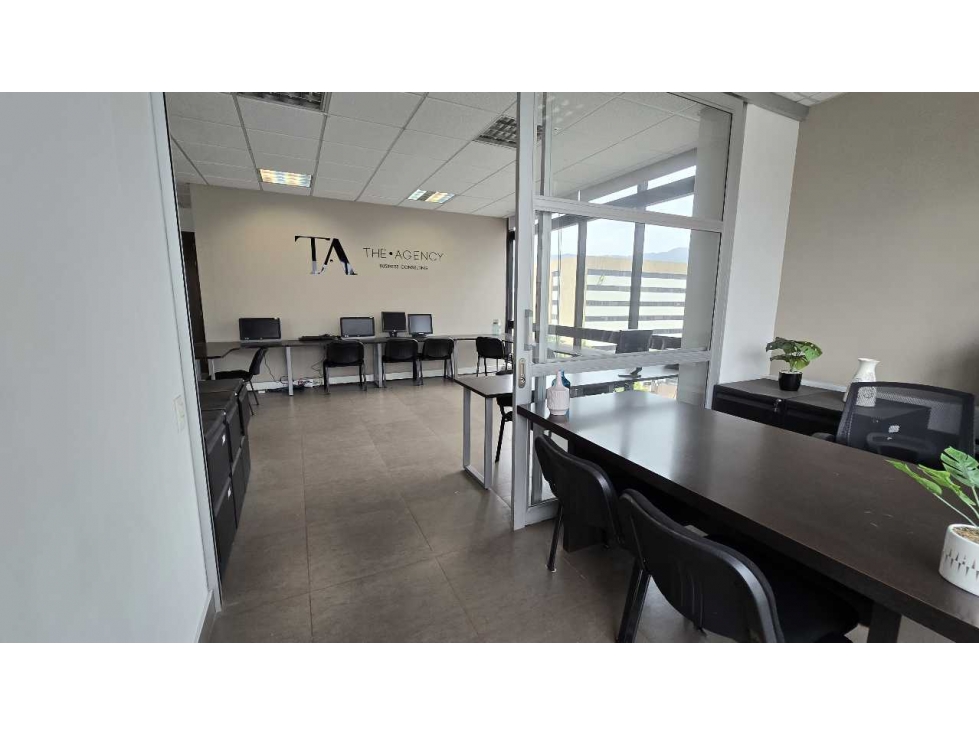 ARRIENDO VENTA OFICINA 99m2 Exterior Esquinera Chico Parque 93 — foto 2