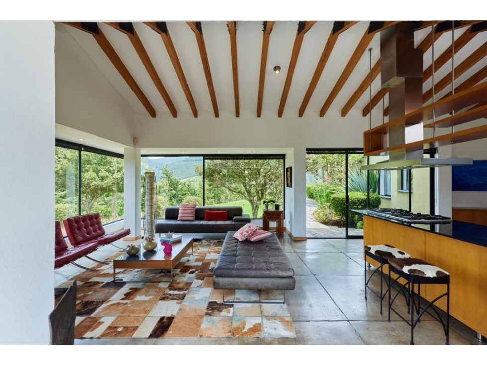 Arriendo. Vereda San José la Calera. 318mts. 3 habs. Espectacular!