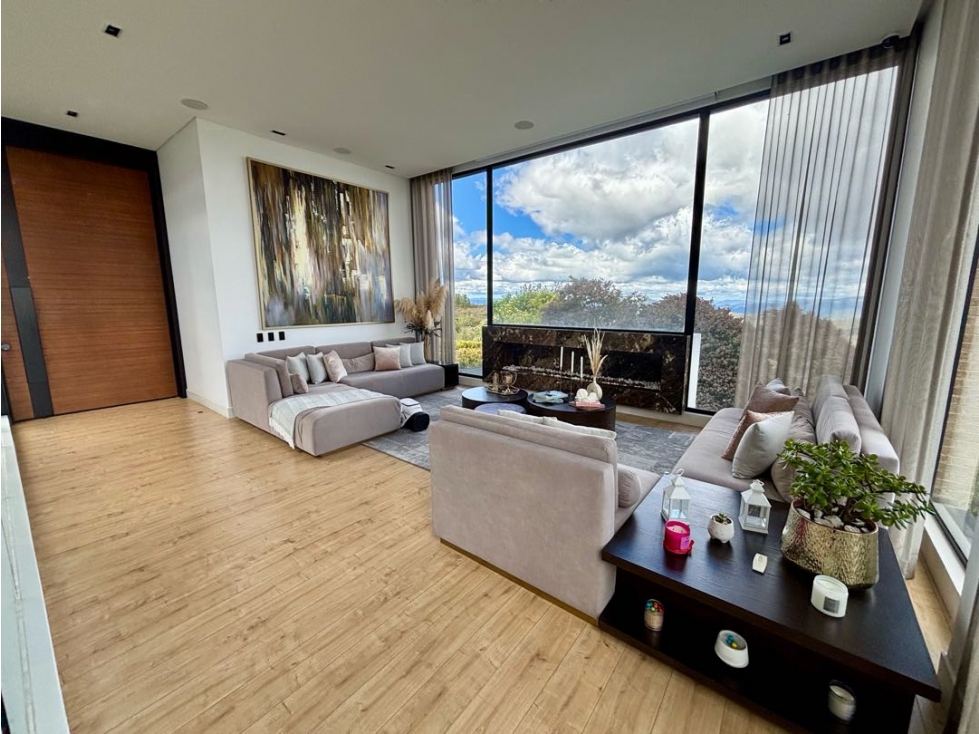 Arriendo y venta Bosques de Encenillo, 560mts, 4 habs, vista!