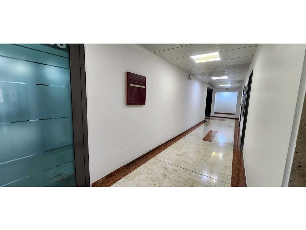 ARRIENDO OFICINA 358m2 TORRE EMPRESARIAL OBRA GRIS CHICO — foto 2