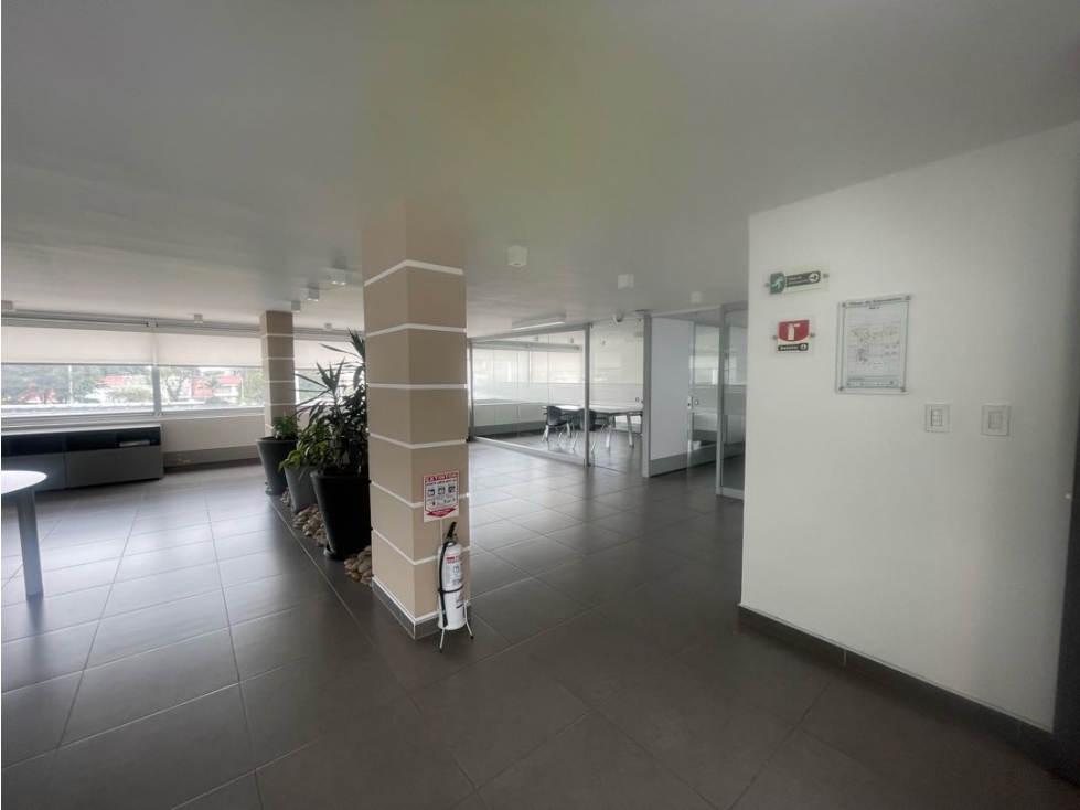 Arriendo oficina amoblada auto Norte con 85 Bogotá, Antiguo Country