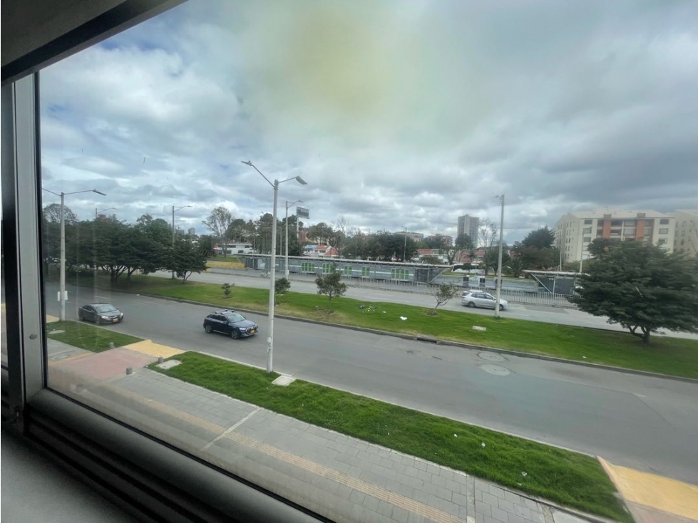 Arriendo oficina amoblada auto Norte con 85 Bogotá, Antiguo Country — foto 6